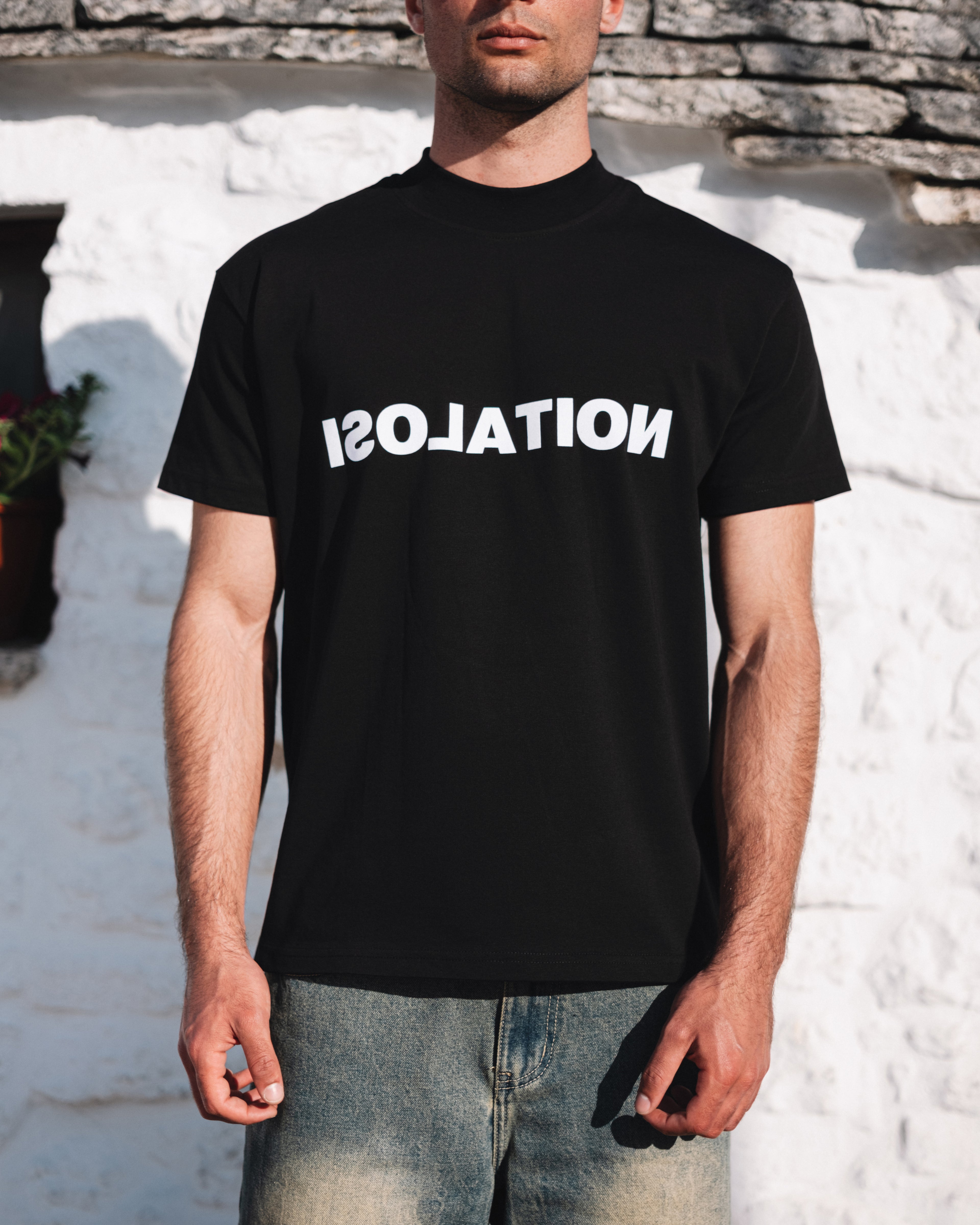 T-SHIRT ISOLATION